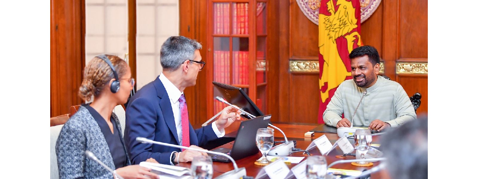 රට පරිවර්තනීය යුගයක් කරා ගෙන යාම රජයේ අරමුණයි!